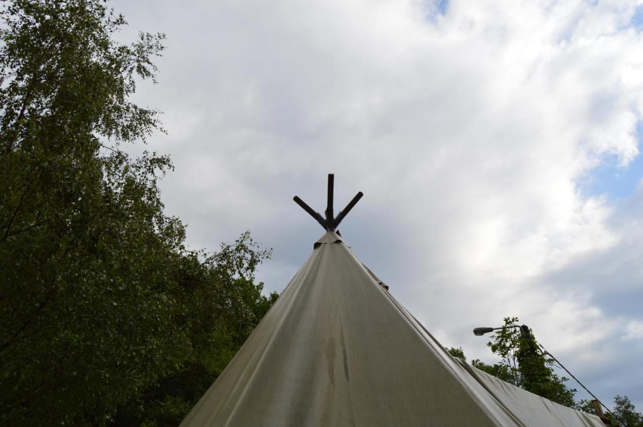 Camping Le Canada-Insolite Chiny Exterior photo