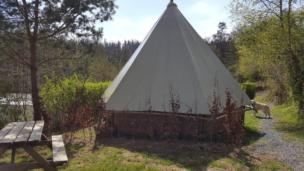 Camping Le Canada-Insolite Chiny Exterior photo