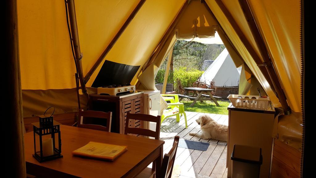 Camping Le Canada-Insolite Chiny Exterior photo